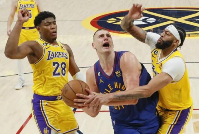 开云体育-变阵!曝湖人G2欲用八村垒首发 大杀阵围剿约基奇