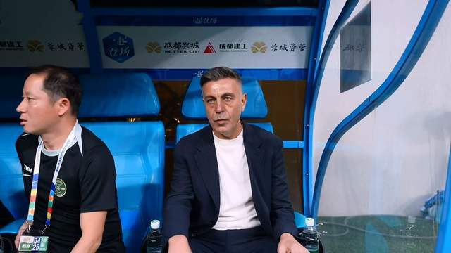 4-0，成都蓉城5连胜碾压浙江 拜合拉木韦世豪破门 罗斯下课倒计时